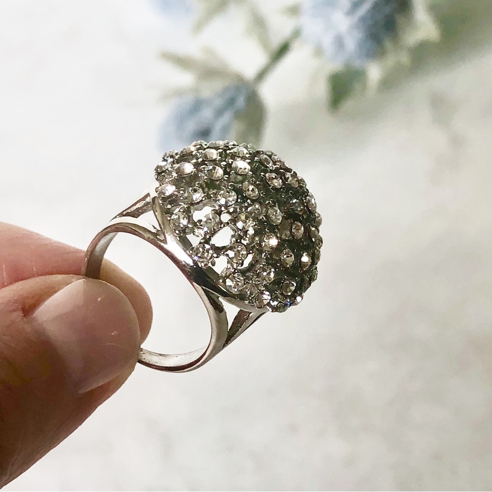 Vintage Rhinestone Statement Cocktail Ring. Size 8.